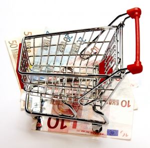 Einkaufswagen: Retail-Apps stützen Einkauf (Foto: Thorben Wengert/pixelio.de)