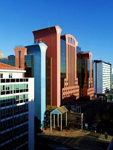 Bankenviertel Lissabon: steht vor Ausverkauf (Foto: pixelio.de/von Mainaschaff)