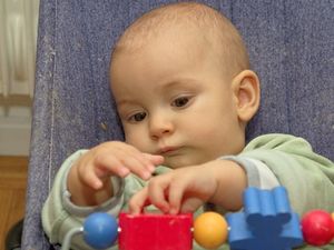 Baby: Impfung schützt vor Grippe und Folgen (Foto: pixelio.de, Alwin Gasser)