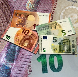 Geld: Immer mehr Fälschungen beschlagnahmt (Foto: pixelio.de, Bernd Kasper)