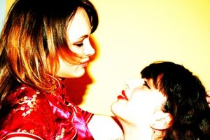 Frauen: Sexuelle Orientierung wechselt schnell (Foto: Alice Kardel/pixelio.de) Frauen: Sexuelle Orientierung wechselt schnell (Foto: Alice Kardel/pixelio.de)