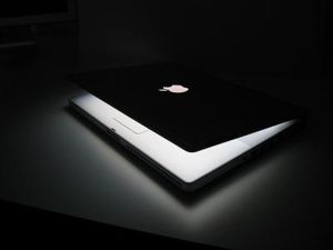 Apple-Laptop: Patentrechte wurden verletzt (Foto: David v. Behr/pixelio.de)