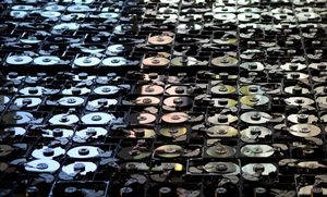 Festplatten: Viele davon enthalten Datenreste (Foto: flickr.com/Scott Schiller)