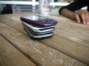 Handy abgeben: Manchmal muss es still sein (Foto: flickr.com/Sophie Schieli)