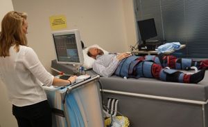 Therapie: Manschetten simulieren Bewegung (Foto: University of Queensland)