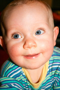 Baby: Ernährung der Mutter ist sehr wichtig (Foto: pixelio.de, sillilein74)