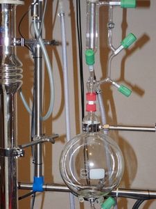 Labor: Manchmal wird aus Forschung Riesenerfolg (Foto: pixelio.de/Dieter Schütz)