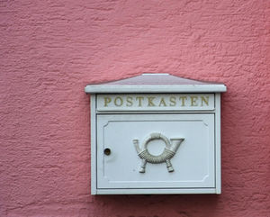 Briefkasten: Was früher Post war, sind heute Mails (Foto: pixelio.de/B. Lang)