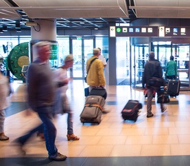 Hektik am Airport: Gäste wollen digitale Dienste (Foto: pixelio.de/Rainer Sturm)