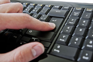 Tastatur: Blogger bewerben Marken günstig (Foto: pixelio.de/Alexander Klaus)