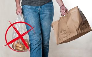 Bei der Bäckerei Büsch gibt es keine Polytragetaschen mehr (Foto: Agentur Berns)