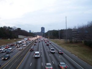 Autobahn: Touchscreens im Auto gefährden Verkehr (Foto: W. Broemme/pixelio.de)
