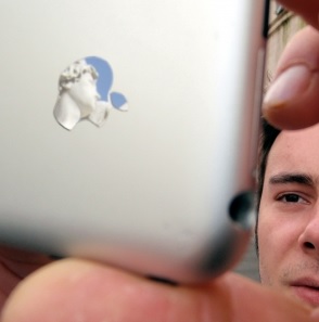 Heimliche Fotos: Vorwürfe gegen Apple (Foto: pixelio.de/Robert Babiak jun.)
