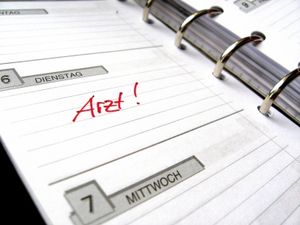 Kalender: Dienstag ist bester Tag zum Fernbleiben (Foto: berwis, pixelio.de) Kalender: Dienstag ist bester Tag zum Fernbleiben (Foto: berwis, pixelio.de)