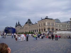 Kaufhaus in Moskau: Konsum zieht in Russland an (Foto: pixelio.de/H. Gebel)