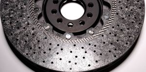 Keramik-Bremsscheiben erneuern (Bildquelle: REBRAKE)