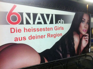 Plakat am SBB bewirbt Sexarbeit und Seitensprünge am Bahnhof Solothurn (© fup)