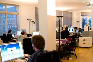 Arbeitsplatz: Überwachung ist ein heikles Thema (Foto: flickr.com/Joi Ito)