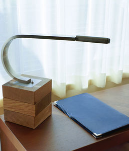 Schreibtischlampe: Algorithmus für bessere Produkte (Foto: pixelio.de/R. Sturm) Schreibtischlampe: Algorithmus für bessere Produkte (Foto: pixelio.de/R. Sturm)