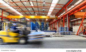 fotolia industrieblick: www.staplerruf.de