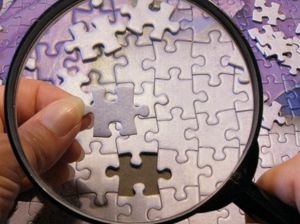 Suche: Liefert Puzzlesteine zum Nutzer (Foto: Claudia Hautumm, pixelio.de)