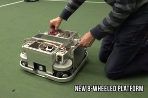 Plattform eines neuen Roboters mit besten Kicker-Skills (Foto: tue.nl/en)