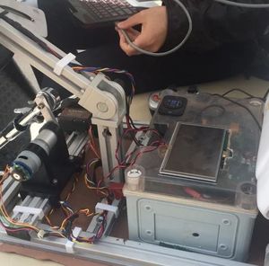 Prototyp: der IVO-Roboter in Aktion (Foto: in.bgu.ac.il/Tia Ghose)