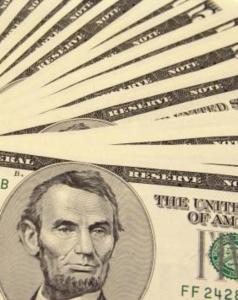 Dollar: Neues Modell spricht für Staatsausgaben (Foto: aboutpixel.de, Dot Com)