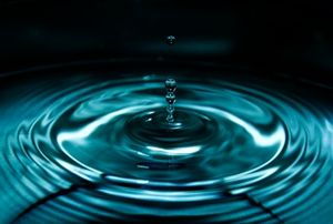 Wasser: neue Möglichkeiten der Wasserstoffgewinnung (Foto: pixelio.de/M. Taylor)