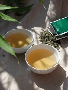 Grüner Tee: Konsum ist gut für den Körper (Foto: cameraobscura, pixelio.de)