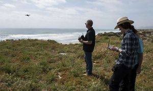 Testflug: Der Quadcopter findet Minen (Foto: U.S. Navy/John F. Williams)