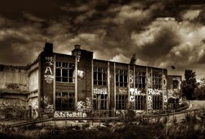 Verlassene Fabrik: führt zu mehr Bildungsungleichheit (Foto: pixelio.de/Berwis)