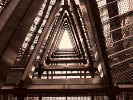 Etagen: Selbstloses Heldentum hilft nicht immer (Foto: pixelio.de, freni) Etagen: Selbstloses Heldentum hilft nicht immer (Foto: pixelio.de, freni)