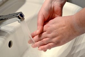 Händewaschen: Zu oft ist das nicht möglich (Foto: Andreas Hermsdorf, pixelio.de)