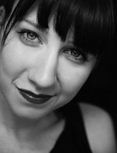 Selfie: User setzen ihr Aussehen gerne in Szene (Corinna Dumat/pixelio.de)