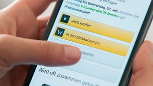 Einkauf per Handy: User setzen voll auf Amazon (Foto: twitter.com/LuckyCart_DE)