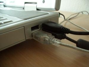 USB-Anschlüsse: Tauschen ungewollt Daten aus  (Foto: Martin B., pixelio.de)
