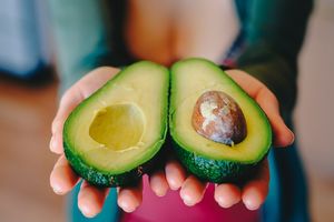 Avocado: Als Symbol der Luxus-Sucht Junger definiert (Foto: coyot, pixabay.com)