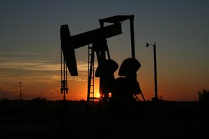 Ölförderung: BHP will weg vom Schieferöl (Foto: lalabell68, pixabay.com)