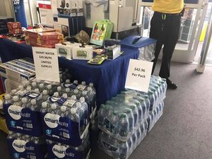 Wasser von Best Buy: Wucherpreise für Kunden (Foto: twitter.com/kenklippenstein)