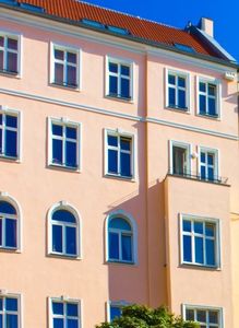 Wohnhaus: Preise für Eigentum oftmals unerschwinglich (Foto: ivd.net)