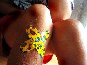 Knie: Wahl des richtigen Schmerzmittels wichtig (Foto: pixelio.de, jutta rotter) Knie: Wahl des richtigen Schmerzmittels wichtig (Foto: pixelio.de, jutta rotter)