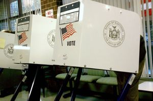 Wahlmaschinen: Hacker haben hier leichtes Spiel (Foto: flickr.com/Carl Mikoy) Wahlmaschinen: Hacker haben hier leichtes Spiel (Foto: flickr.com/Carl Mikoy)