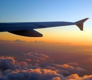 Tragfläche: M&A-Aktivitäten nehmen ab (Foto: Petra Schmidt, pixelio.de)