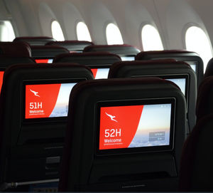 Displays: Qantas bietet Gästen Chat-Software (Foto: twitter.com/jonostrower)