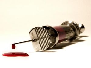 Spritze: mit Nanopartikeln gegen Anämie (Foto: www.JenaFoto24.de, pixelio.de) Spritze: mit Nanopartikeln gegen Anämie (Foto: www.JenaFoto24.de, pixelio.de)