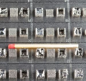Probekörper aus oxidverstärkter Titan-Aluminium-Legierung (Foto: empa.ch)