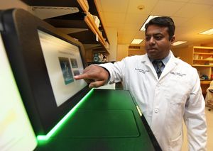 Ravindra Kolhe: IDO-Analyse sehr wichtig (Foto: Phil Jones, augusta.edu/mcg) Ravindra Kolhe: IDO-Analyse sehr wichtig (Foto: Phil Jones, augusta.edu/mcg)