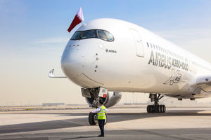 Erster A350-1000 landet in Qatar (Foto: Qatar Airways)