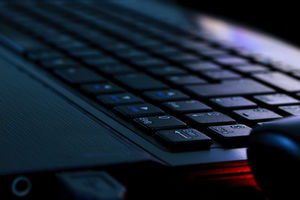 Tastatur: Tool findet und blockiert IS-Propaganda (Foto: birgitH, pixelio.de)